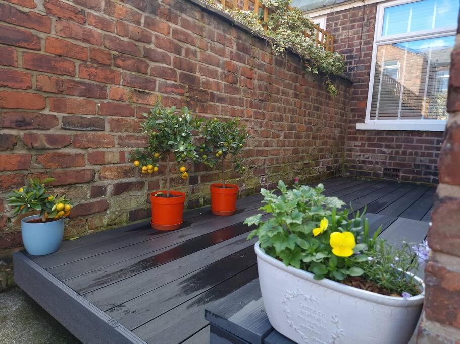 Gorgeous Edwardian Terrace In Old Trafford Villa แมนเชสเตอร์ ภายนอก รูปภาพ